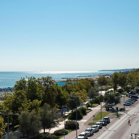 Hotel Regent Пескара Екстериор снимка