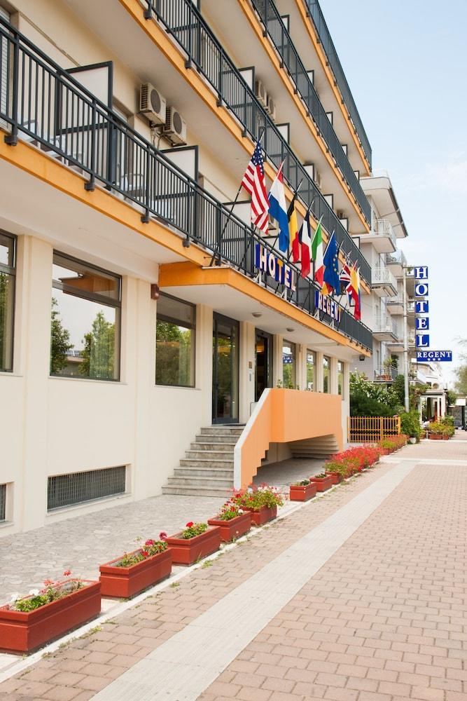 Hotel Regent Пескара Екстериор снимка