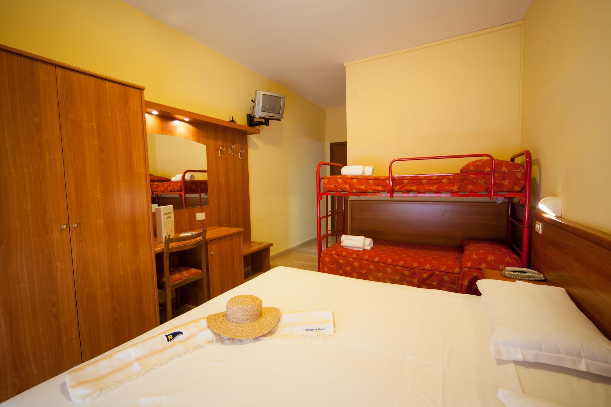 Hotel Regent Пескара Екстериор снимка