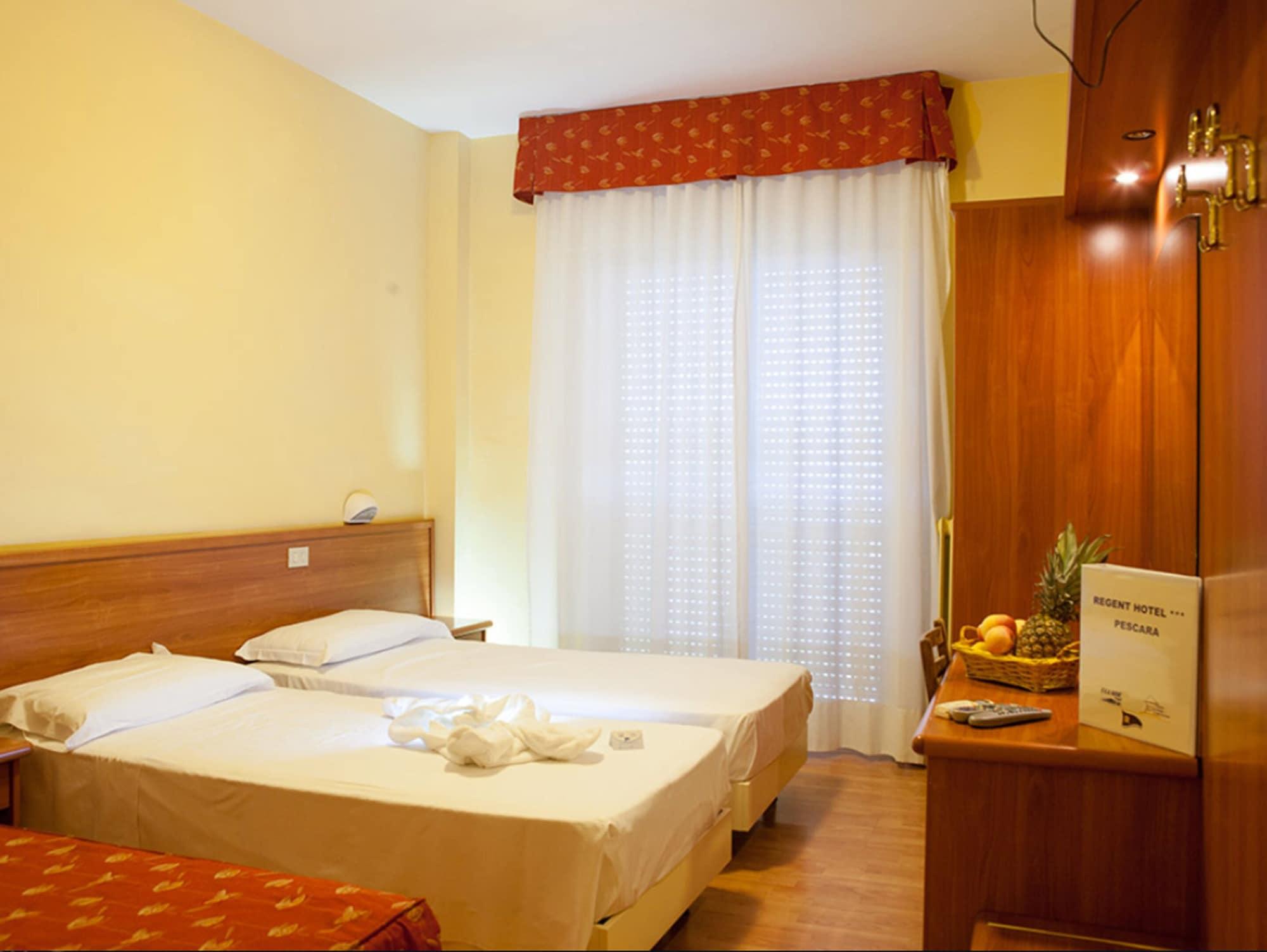 Hotel Regent Пескара Екстериор снимка