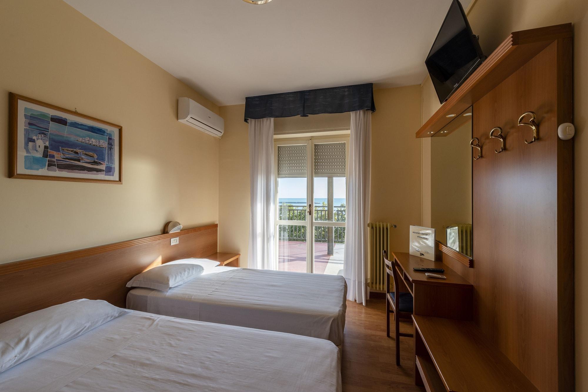 Hotel Regent Пескара Екстериор снимка