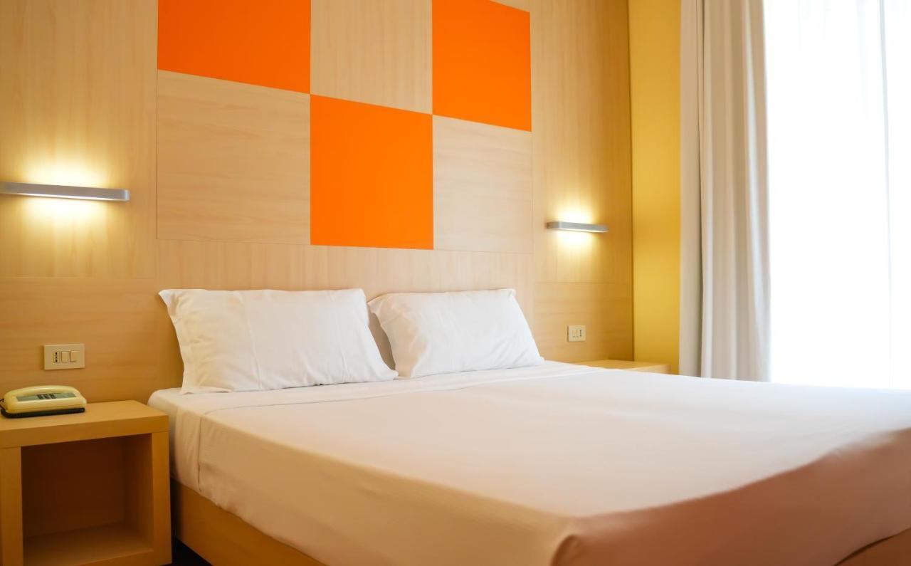 Hotel Regent Пескара Екстериор снимка
