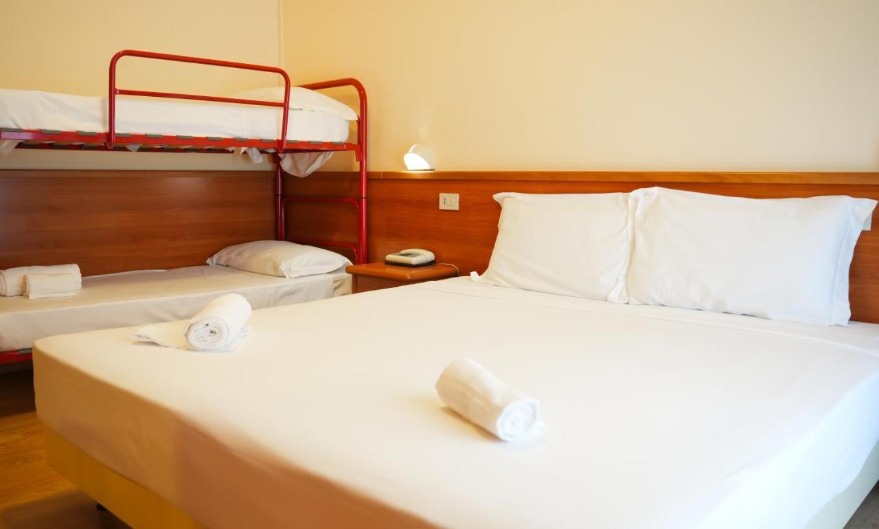 Hotel Regent Пескара Екстериор снимка