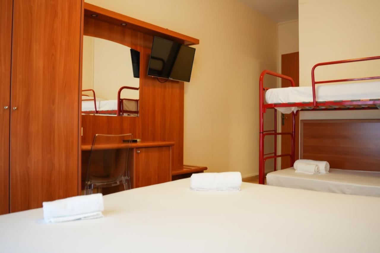 Hotel Regent Пескара Екстериор снимка