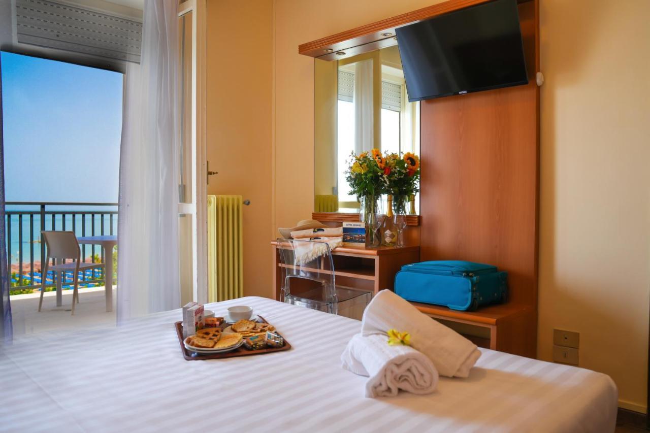 Hotel Regent Пескара Екстериор снимка