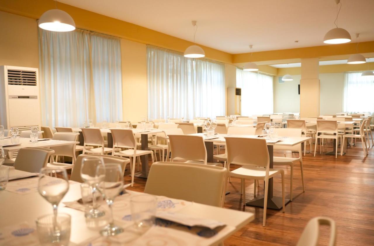 Hotel Regent Пескара Екстериор снимка