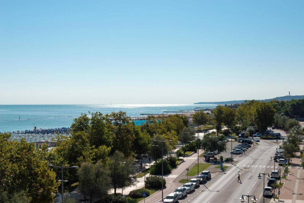 Hotel Regent Пескара Екстериор снимка