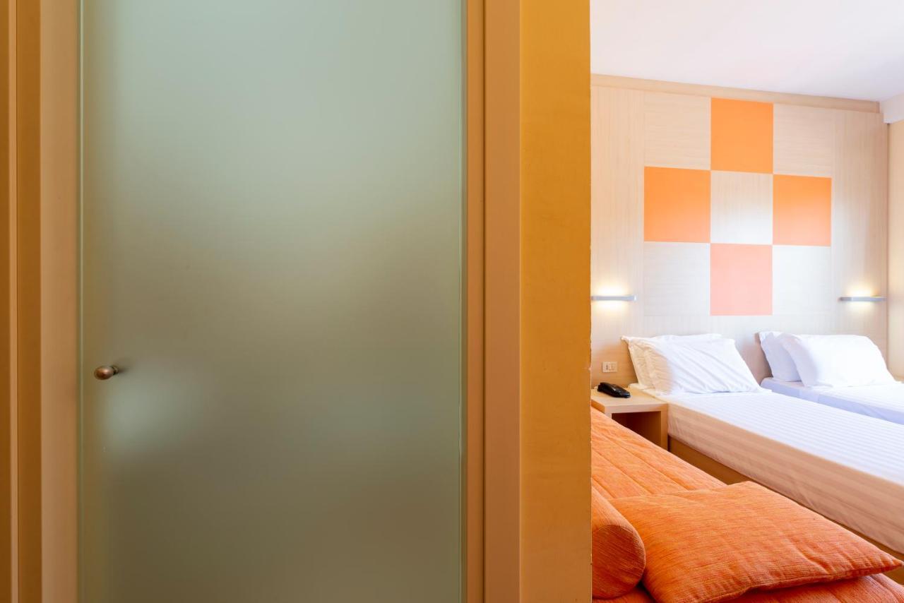 Hotel Regent Пескара Екстериор снимка