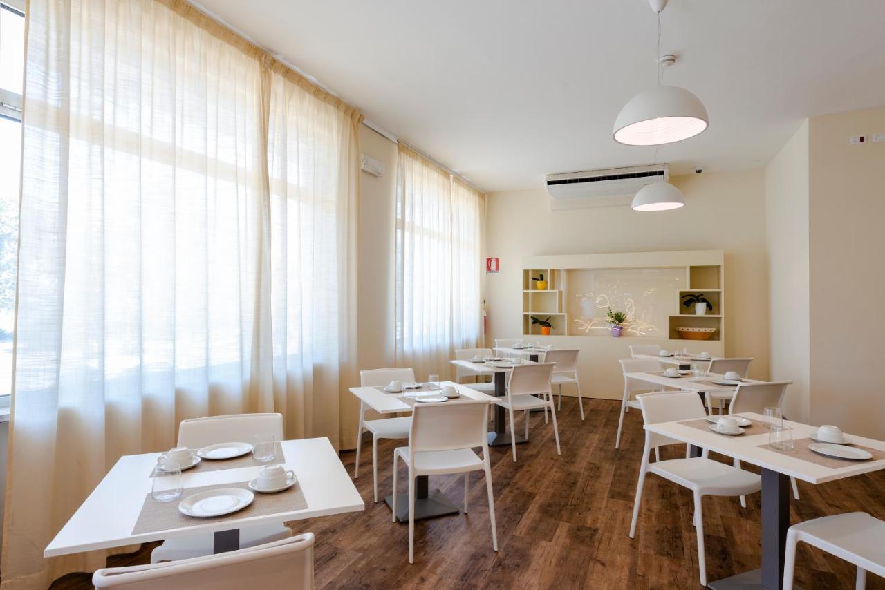 Hotel Regent Пескара Екстериор снимка