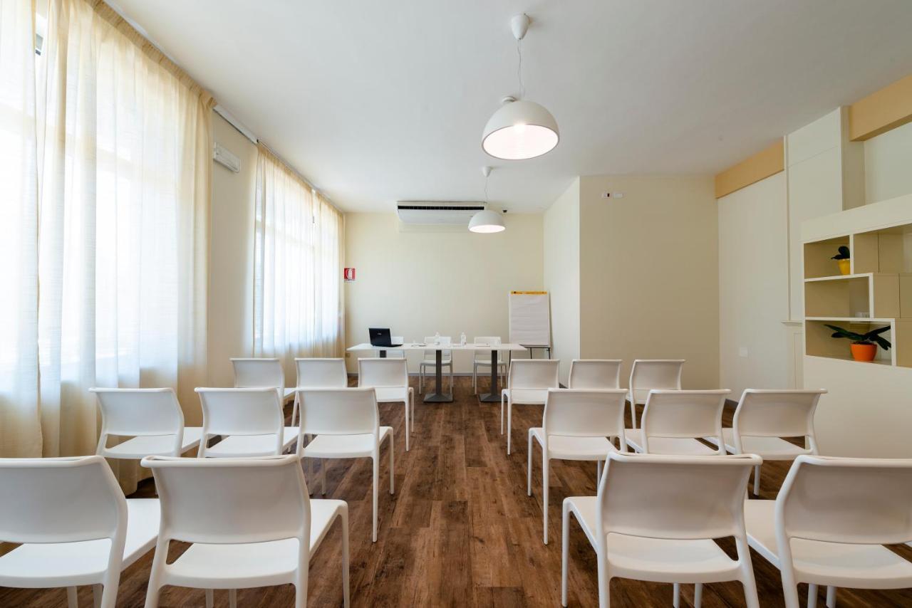 Hotel Regent Пескара Екстериор снимка